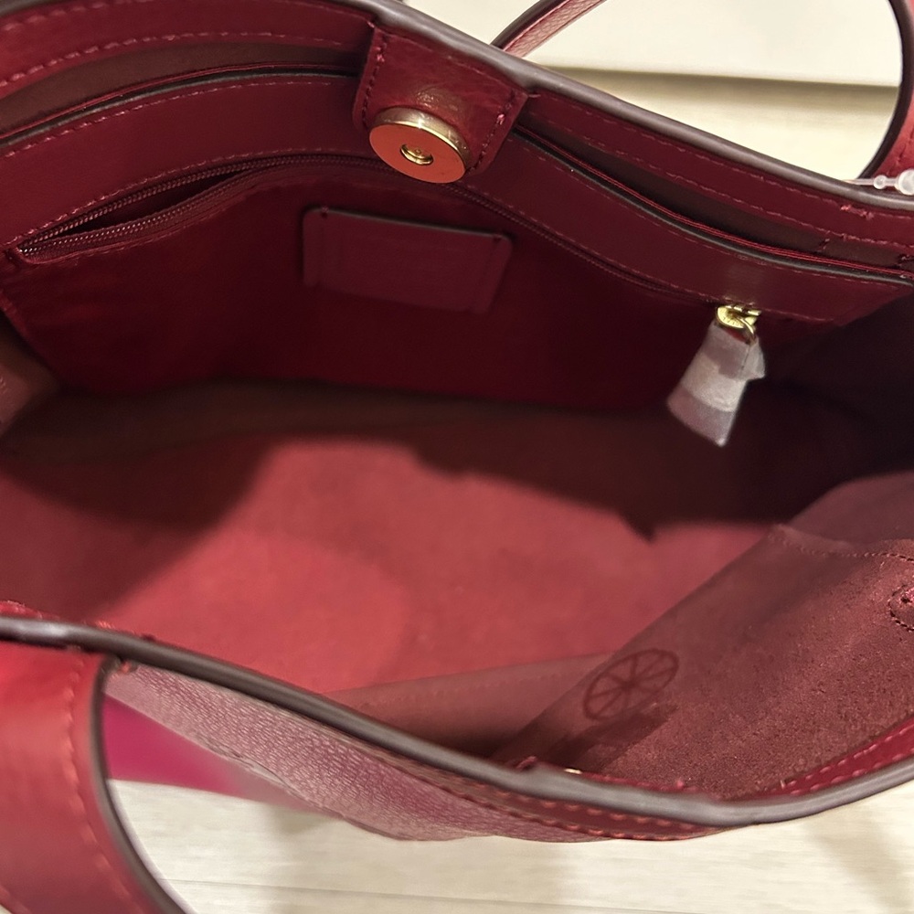 Coach (NWT) Tote 27 in Colorblock With Horse And Carriage - Picture 12 of 16